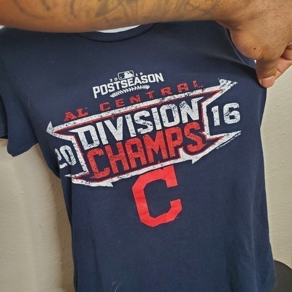 MLB CLEVELAND INDIANS 2016 POST SEASON SHIRT WOMEN SIZE LARGE NAVY BLUE - Picture 7 of 9